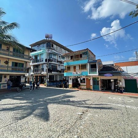 Hospedaje 3 Esquinas Guatape Bagian luar foto