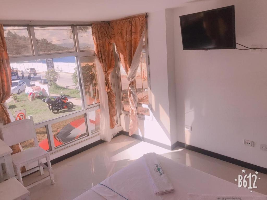 Hospedaje 3 Esquinas Guatape Bagian luar foto