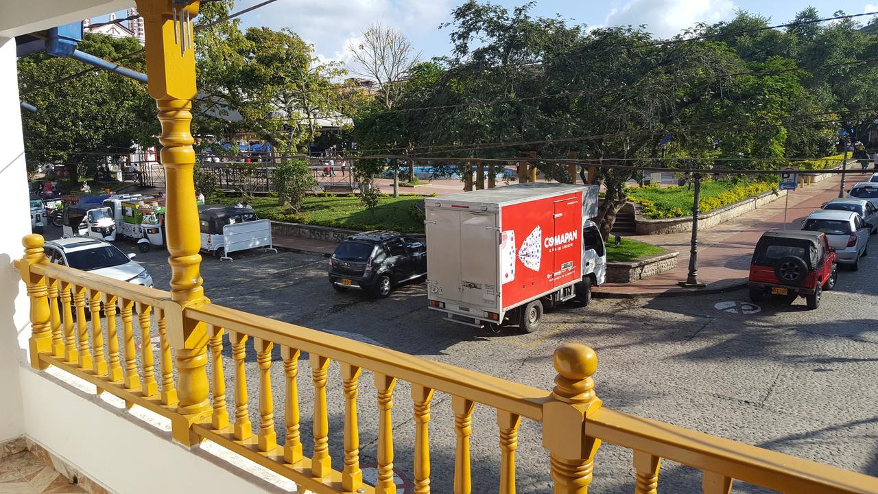 Hospedaje 3 Esquinas Guatape Bagian luar foto