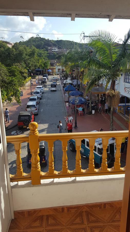 Hospedaje 3 Esquinas Guatape Bagian luar foto